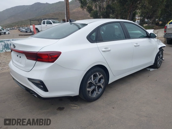 2021 Kia Forte FE with VIN 3KPF24AD4ME286235, listed as a IAAI auction lot 42008381 with 38,341 mi miles and . Bid and sale history available at carsss.com. Image 4.