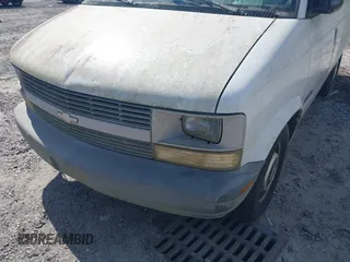 1998 Chevrolet Astro Cargo z VIN 1GCDM19WXWB192883, wystawiony jako IAAI lot #42538209 z przebiegiem 162 623 mil mil oraz . Historia ofert i sprzedaży dostępna na DreamBid. Obrazek 6.