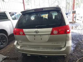 2010 Toyota Sienna CE with VIN 5TDKK4CC5AS301619, listed as a IAAI auction lot 41730180 with 177,117 mi miles. Bid and sale history available at carsss.com. Image 16.