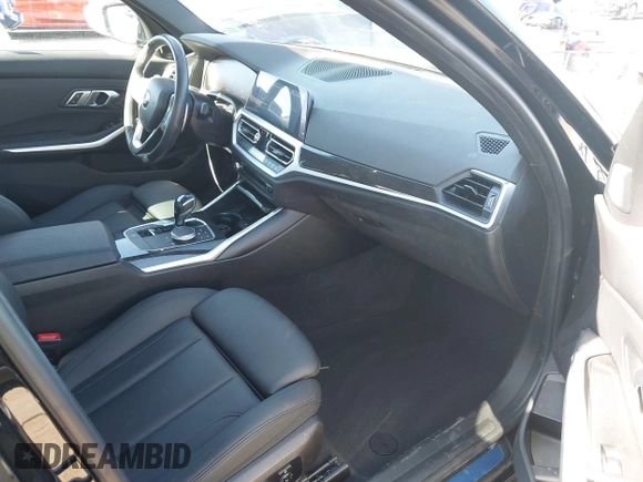 2019 BMW 3 Series 330i z VIN 3MW5R1J59K8A05747, wystawiony jako IAAI lot #41370074 z przebiegiem 28 371 mil mil oraz . Historia ofert i sprzedaży dostępna na DreamBid. Obrazek 5.