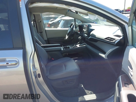 2022 Toyota Sienna XLE with VIN 5TDYRKEC1NS125049, listed as a IAAI auction lot 41984671 with 40,705 mi miles and . Bid and sale history available at DreamBid. Image 5.