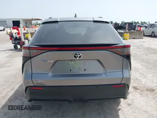 2024 Toyota bZ4X XLE z VIN JTMAAAAA9RA051518, wystawiony jako IAAI lot #42258363 z przebiegiem 2 866 mil mil oraz . Historia ofert i sprzedaży dostępna na DreamBid. Obrazek 16.