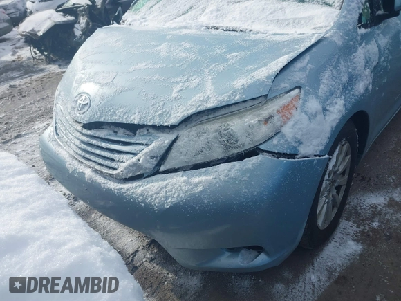 2017 Toyota Sienna LE with VIN 5TDJZ3DC5HS158746, listed as a IAAI auction lot 41343900 with 79,019 mi miles. Bid and sale history available at carsss.com. Image 12.