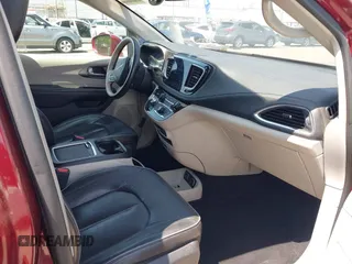 2018 Chrysler Pacifica Limited with VIN 2C4RC1GG6JR198355, listed as a IAAI auction lot 42555659 with 111,163 mi miles and . Bid and sale history available at DreamBid. Image 5.