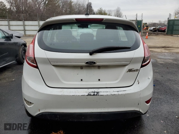 2015 Ford Fiesta S z VIN 3FADP4TJ3FM219779, wystawiony jako Copart lot #86576974 z przebiegiem 262 121 mil mil oraz Czysty tytuł • Clean title. Historia ofert i sprzedaży dostępna na DreamBid. Obrazek 6.