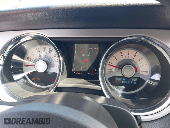 2011 Ford Mustang V6 with VIN 1ZVBP8AM3B5164284, listed as a IAAI auction lot 42013370 with 43,689 mi miles and . Bid and sale history available at DreamBid. Image 7.