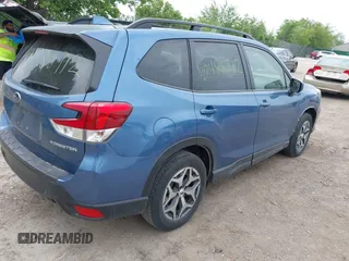 2019 Subaru Forester Premium with VIN JF2SKAGCXKH442640, listed as a IAAI auction lot 42488712 with 37,964 mi miles and . Bid and sale history available at DreamBid. Image 4.