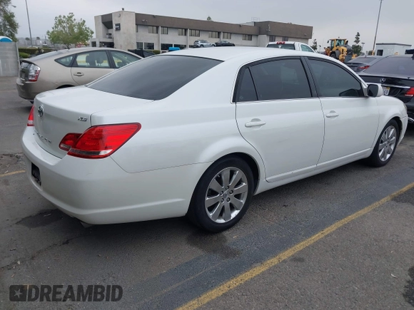 2007 Toyota Avalon XL with VIN 4T1BK36B67U245980, listed as a IAAI auction lot 42093193 with 272,108 mi miles. Bid and sale history available at carsss.com. Image 4.