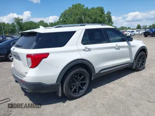 2020 Ford Explorer Platinum z VIN 1FM5K8HC2LGB75970, wystawiony jako IAAI lot #42369219 z przebiegiem 61 716 mil mil oraz . Historia ofert i sprzedaży dostępna na DreamBid. Obrazek 4.