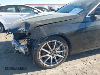 2022 Mercedes-Benz E 350 with VIN W1KZF8DB1NB085013, listed as a IAAI auction lot 41881502 with 83,238 mi miles and . Bid and sale history available at DreamBid. Image 19.