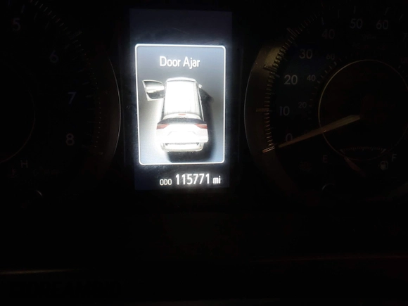 2017 Toyota Sienna XLE Auto Access Seat with VIN 5TDYZ3DC1HS837895, listed as a IAAI auction lot 41993944 with 115,771 mi miles and . Bid and sale history available at DreamBid. Image 7.