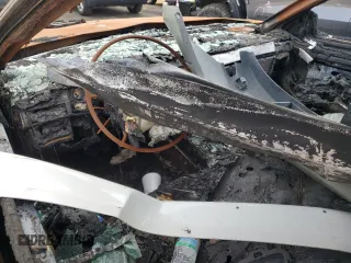 2001 Cadillac Eldorado ESC z VIN 1G6EL12Y81B110048, wystawiony jako Copart lot #69995914 z przebiegiem Nie podano mil oraz Nie do naprawy. Historia ofert i sprzedaży dostępna na DreamBid. Obrazek 8.