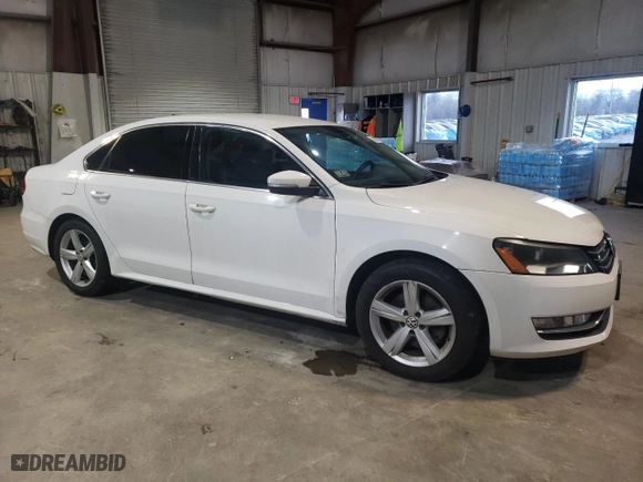2015 Volkswagen Passat 1.8T Limited Edition with VIN 1VWAT7A33FC082226, listed as a Copart auction lot 52008225 with 185,941 mi miles and Clean Title. Bid and sale history available at carsss.com. Image 4.
