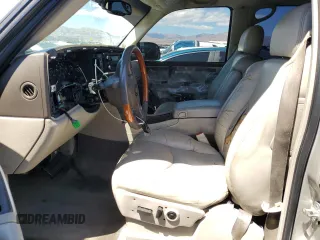 2004 Cadillac Escalade z VIN 1GYEC63T44R235759, wystawiony jako Copart lot #53166755 z przebiegiem 212 034 mil mil oraz Szkody całkowita. Historia ofert i sprzedaży dostępna na DreamBid. Obrazek 7.