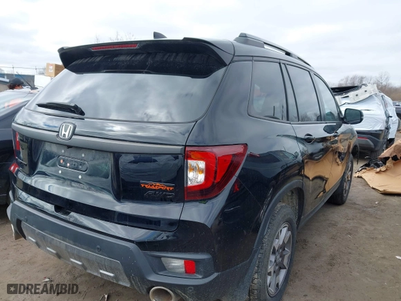 2022 Honda Passport TrailSport with VIN 5FNYF8H60NB011632, listed as a IAAI auction lot 41779705 with 42,038 mi miles. Bid and sale history available at carsss.com. Image 4.