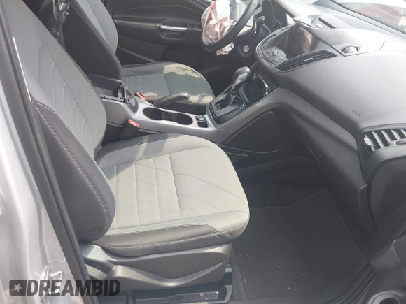 2016 Ford Escape SE with VIN 1FMCU0GX6GUC41452, listed as a IAAI auction lot 39369447 with 235,434 mi miles and . Bid and sale history available at carsss.com. Image 5.