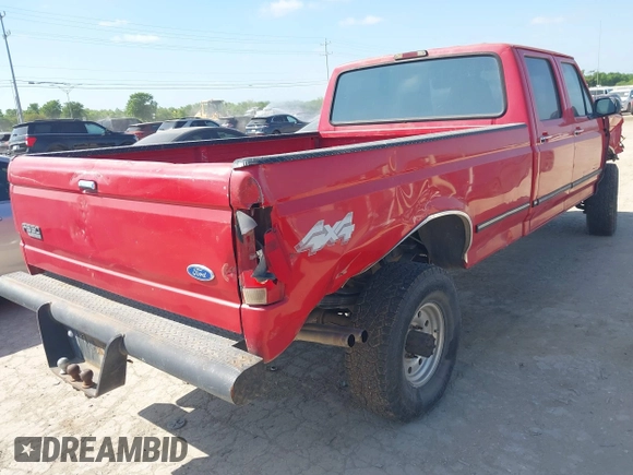 1997 Ford F-350 z VIN 1FTJW36G5VEC23170, wystawiony jako IAAI lot #42013727 z przebiegiem 318 411 mil mil oraz . Historia ofert i sprzedaży dostępna na DreamBid. Obrazek 4.