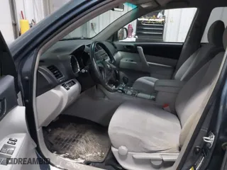 2012 Toyota Highlander with VIN 5TDBK3EH9CS119511, listed as a IAAI auction lot 41581563 with 131,970 mi miles. Bid and sale history available at carsss.com. Image 5.