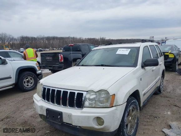 2006 Jeep Grand Cherokee Limited with VIN 1J4HR58246C361132, listed as a IAAI auction lot 41702789 with NaN miles. Bid and sale history available at carsss.com. Image 6.