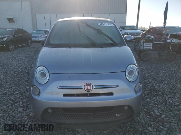 2017 FIAT 500e with VIN 3C3CFFGE9HT699177, listed as a Copart auction lot 47681085 with 15,911 mi miles and Clean title. Bid and sale history available at DreamBid. Image 5.