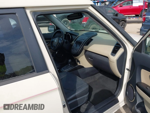 2013 Kia Soul ! with VIN KNDJT2A69D7483138, listed as a IAAI auction lot 41216799 with 81,764 mi miles. Bid and sale history available at carsss.com. Image 5.