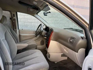 2005 Chrysler Town & Country LX with VIN 2C8GP44R15R541631, listed as a Copart auction lot 84458154 with 149,439 mi miles and Clean Title. Bid and sale history available at carsss.com. Image 5.