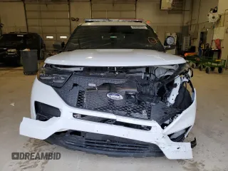 2024 Ford Police Interceptor Utility z VIN 1FM5K8AB7RGA02908, wystawiony jako Copart lot #89098655 z przebiegiem 4 565 mil mil oraz Szkoda całkowita • Salvage title. Historia ofert i sprzedaży dostępna na DreamBid. Obrazek 5.