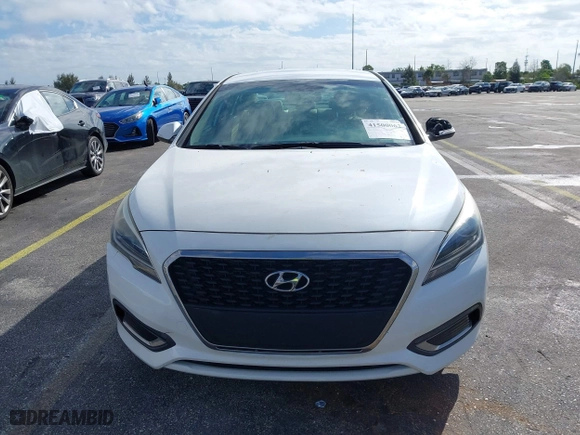 2016 Hyundai Sonata Hybrid Limited with VIN KMHE34L13GA018114, listed as a IAAI auction lot 41500062 with 43,207 mi miles. Bid and sale history available at carsss.com. Image 12.