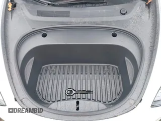 2023 Tesla Model 3 z VIN 5YJ3E1EA6PF570876, wystawiony jako IAAI lot #42366310 z przebiegiem 13 005 mil mil oraz . Historia ofert i sprzedaży dostępna na DreamBid. Obrazek 10.