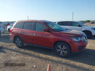 2017 Nissan Pathfinder SL z VIN 5N1DR2MN7HC675486, wystawiony jako IAAI lot #41944206 z przebiegiem 150 154 mil mil oraz . Historia ofert i sprzedaży dostępna na DreamBid. Obrazek 1.