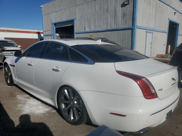 2015 Jaguar XJ with VIN SAJWA1CZ9F8V84689, listed as a Copart auction lot 86216424 with 72,172 mi miles and Clean Title. Bid and sale history available at carsss.com. Image 2.