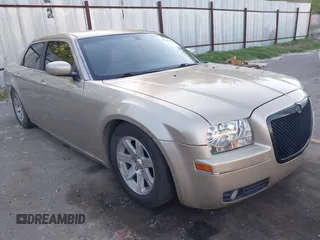 2006 Chrysler 300 Touring z VIN 2C3KA53G06H520722, wystawiony jako IAAI lot #42316086 z przebiegiem 125 626 mil mil oraz . Historia ofert i sprzedaży dostępna na DreamBid. Obrazek 1.