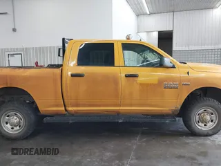 2017 Ram 2500 Tradesman z VIN 3C6TR5CT0HG711590, wystawiony jako IAAI lot #42516927 z przebiegiem 55 073 mil mil oraz . Historia ofert i sprzedaży dostępna na DreamBid. Obrazek 14.