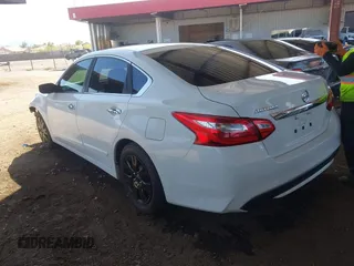2016 Nissan Altima S with VIN 1N4AL3AP3GN345468, listed as a IAAI auction lot 42140543 with 52,704 mi miles and . Bid and sale history available at DreamBid. Image 3.