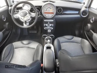 2008 MINI Hardtop with VIN WMWMF33558TU63803, listed as a Copart auction lot 47045475 with 70,989 mi miles and Salvage Title. Bid and sale history available at DreamBid. Image 8.