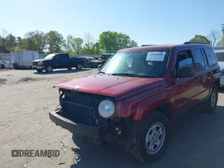 2017 Jeep Patriot Sport with VIN 1C4NJPBB8HD103682, listed as a IAAI auction lot 42001898 with 204,000 mi miles. Bid and sale history available at carsss.com. Image 2.