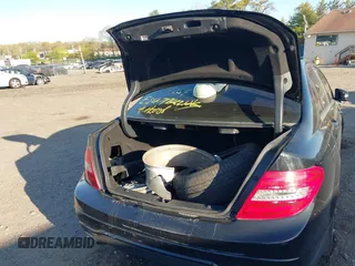 2012 Mercedes-Benz C 300 Sport с VIN WDDGF8BB7CR198950, выставлен на аукционе IAAI как лот 42138119 с пробегом Не указан миль и . История ставок и продаж доступна на DreamBid. Изображение 15.