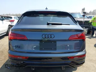 2024 Audi Q5 Sportback S line Premium Plus z VIN WA15AAFY3R2138424, wystawiony jako IAAI lot #42184784 z przebiegiem 4 635 mil mil oraz . Historia ofert i sprzedaży dostępna na DreamBid. Obrazek 16.