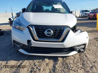 2018 Nissan Kicks S with VIN 3N1CP5CU1JL545913, listed as a IAAI auction lot 41011464 with 101,743 mi miles. Bid and sale history available at carsss.com. Image 12.