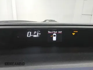 2016 Toyota Prius One z VIN JTDKDTB35G1125022, wystawiony jako Copart lot #53559105 z przebiegiem 65 001 mil mil oraz Czysty tytuł • Clean title. Historia ofert i sprzedaży dostępna na DreamBid. Obrazek 9.
