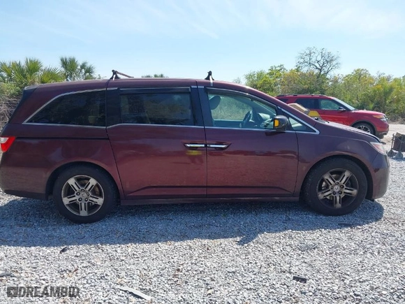 2013 Honda Odyssey Touring with VIN 5FNRL5H96DB037947, listed as a IAAI auction lot 41813910 with 231,920 mi miles. Bid and sale history available at carsss.com. Image 13.
