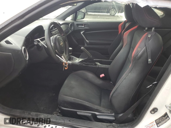 2013 Scion FR-S z VIN JF1ZNAA16D1708488, wystawiony jako Copart lot #56682625 z przebiegiem 117 846 mil mil oraz Szkoda całkowita • Salvage title. Historia ofert i sprzedaży dostępna na DreamBid. Obrazek 7.