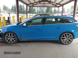 2015 Volvo V60 z VIN YV1902SS5F1222807, wystawiony jako IAAI lot #42202936 z przebiegiem 89 525 mil mil oraz . Historia ofert i sprzedaży dostępna na DreamBid. Obrazek 15.