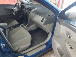 2010 Toyota Corolla z VIN 2T1BU4EE0AC239127, wystawiony jako IAAI lot #42307486 z przebiegiem 187 749 mil mil oraz . Historia ofert i sprzedaży dostępna na DreamBid. Obrazek 5.