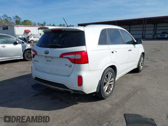 2014 Kia Sorento SX with VIN 5XYKW4A78EG471101, listed as a IAAI auction lot 41718791 with 160,968 mi miles. Bid and sale history available at carsss.com. Image 4.