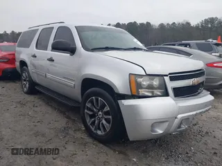 2010 Chevrolet Suburban LS with VIN 1GNUKHE37AR193670, listed as a IAAI auction lot 41415863 with 213,371 mi miles. Bid and sale history available at carsss.com. Image 1.