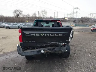 2022 Chevrolet Silverado 1500 LT with VIN 3GCPDKEK3NG504134, listed as a IAAI auction lot 41561032 with 1 mi miles. Bid and sale history available at carsss.com. Image 17.
