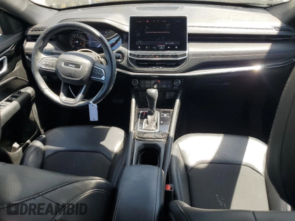2022 Jeep Compass Latitude z VIN 3C4NJCBB6NT187791, wystawiony jako Copart lot #61102685 z przebiegiem 18 281 mil mil oraz Szkoda całkowita • Salvage title. Historia ofert i sprzedaży dostępna na DreamBid. Obrazek 8.