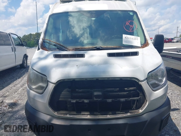 2017 Ford Transit z VIN 1FDYR2CM2HKA82358, wystawiony jako IAAI lot #42231257 z przebiegiem 271 518 mil mil oraz . Historia ofert i sprzedaży dostępna na DreamBid. Obrazek 12.