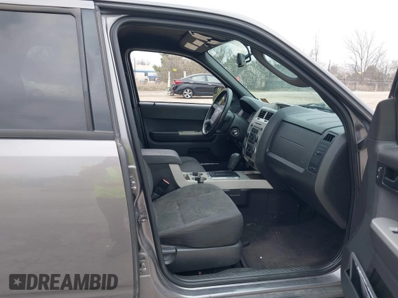2012 Ford Escape XLT с VIN 1FMCU9DG7CKC60929, выставлен на аукционе IAAI как лот 42080935 с пробегом 246 476 миль миль и . История ставок и продаж доступна на DreamBid. Изображение 5.